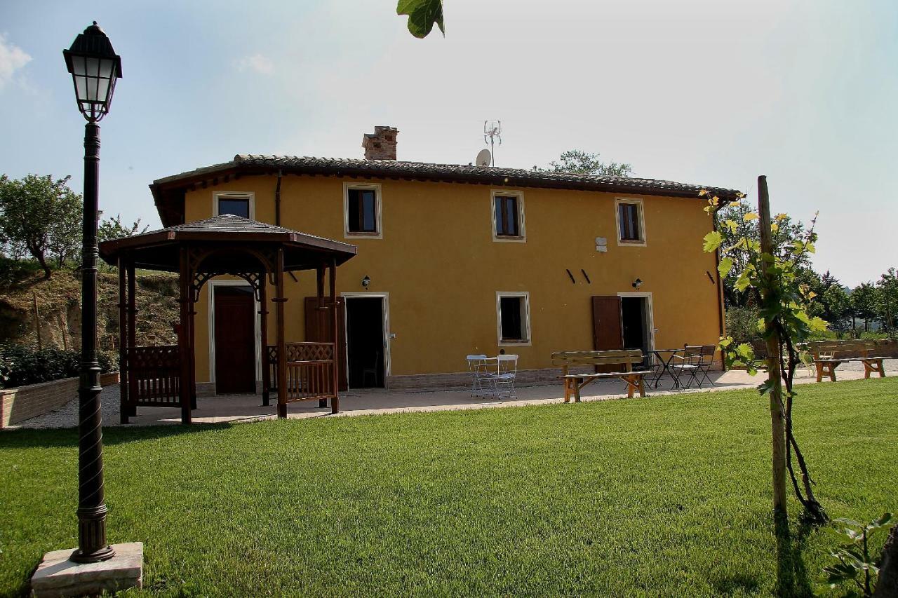Al Castello Villa San Severino Marche Eksteriør billede