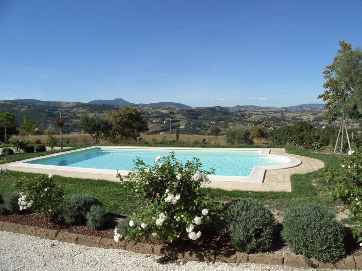 Al Castello Villa San Severino Marche Eksteriør billede